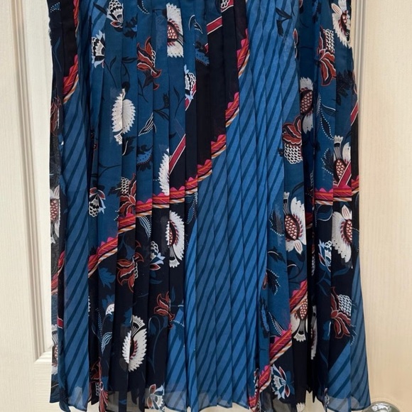 Ann Taylor Floral Scarf Print Pleated Skirt NWT Size 14 - Picture 5 of 5
